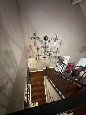 9810 Brookside Drive, La Porte, TX 77571