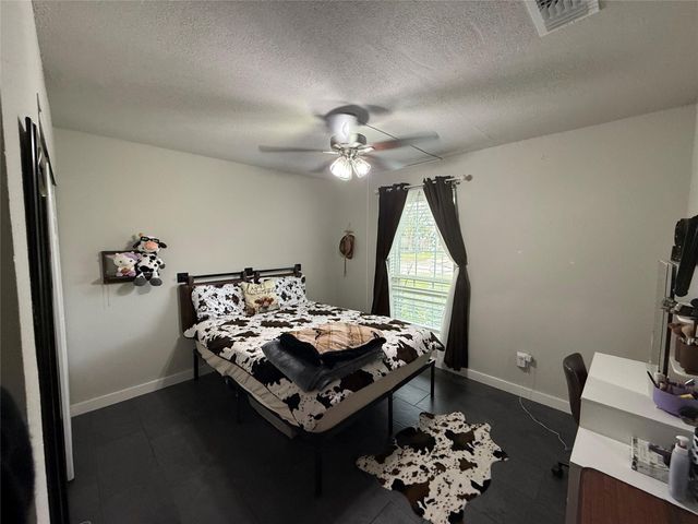 9810 Brookside Drive, La Porte, TX 77571