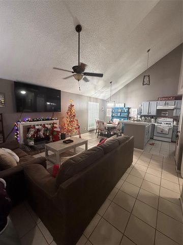 9810 Brookside Drive, La Porte, TX 77571