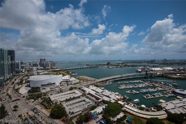 244 Biscayne Blvd 3902, Miami, FL 33132