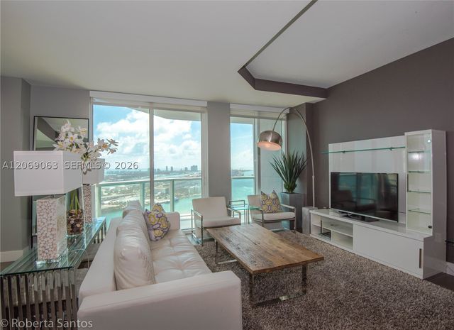 244 Biscayne Blvd 3902, Miami, FL 33132
