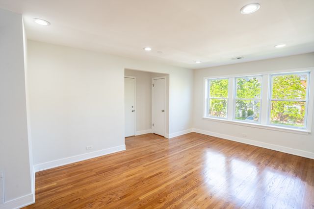 7212 S Euclid Avenue 2, Chicago, IL 60649