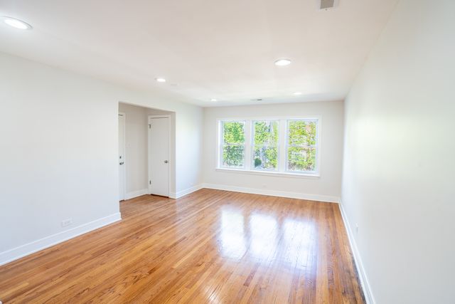 7212 S Euclid Avenue 2, Chicago, IL 60649
