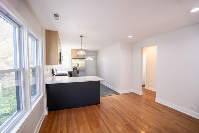 7212 S Euclid Avenue 2, Chicago, IL 60649