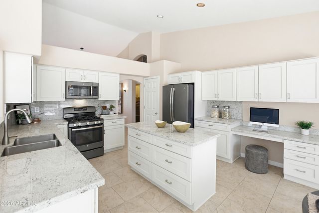 7 W SILVERWOOD Drive, Phoenix, AZ 85045