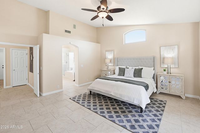 7 W SILVERWOOD Drive, Phoenix, AZ 85045