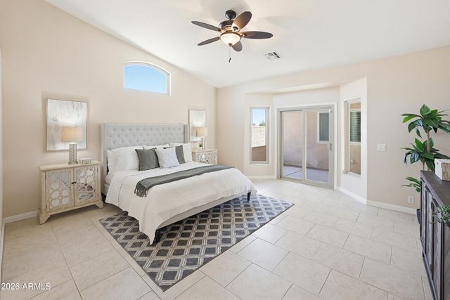 7 W SILVERWOOD Drive, Phoenix, AZ 85045