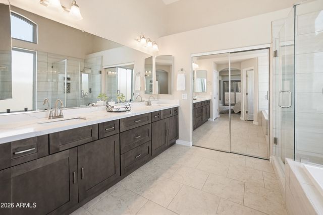 7 W SILVERWOOD Drive, Phoenix, AZ 85045