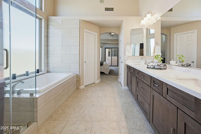 7 W SILVERWOOD Drive, Phoenix, AZ 85045