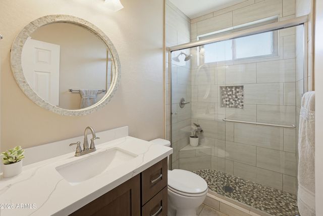 7 W SILVERWOOD Drive, Phoenix, AZ 85045