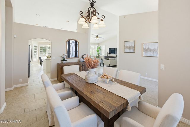 7 W SILVERWOOD Drive, Phoenix, AZ 85045