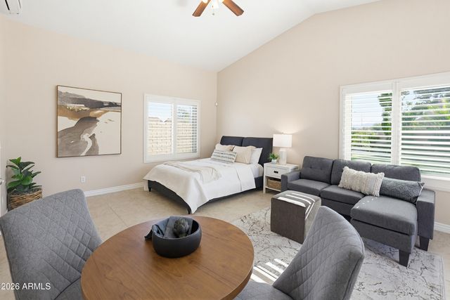 7 W SILVERWOOD Drive, Phoenix, AZ 85045