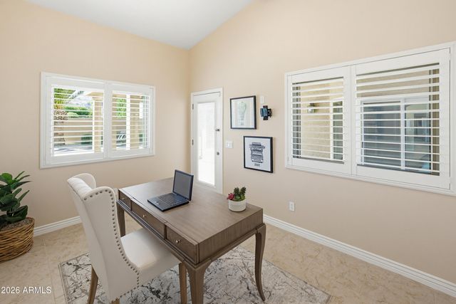 7 W SILVERWOOD Drive, Phoenix, AZ 85045