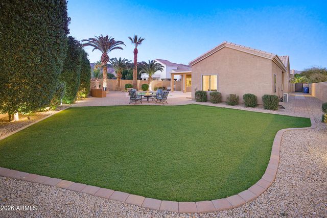 7 W SILVERWOOD Drive, Phoenix, AZ 85045