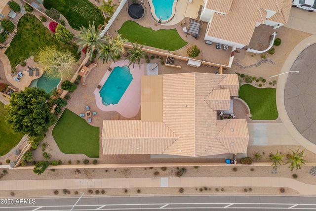 7 W SILVERWOOD Drive, Phoenix, AZ 85045