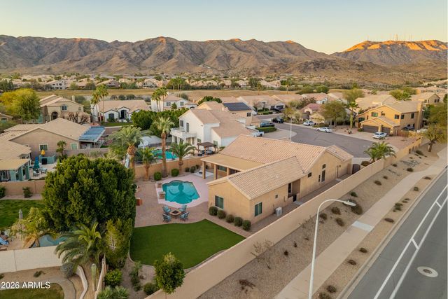 7 W SILVERWOOD Drive, Phoenix, AZ 85045