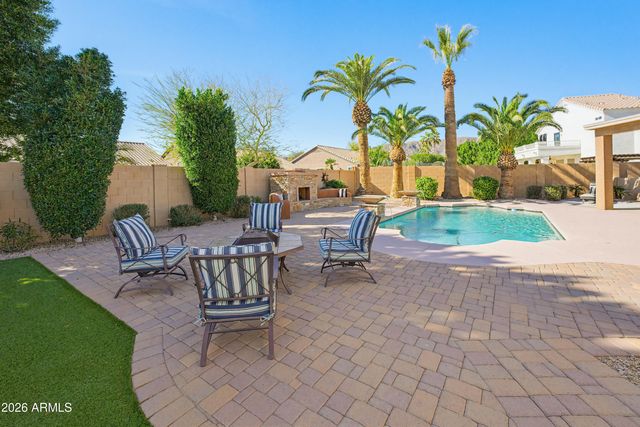7 W SILVERWOOD Drive, Phoenix, AZ 85045