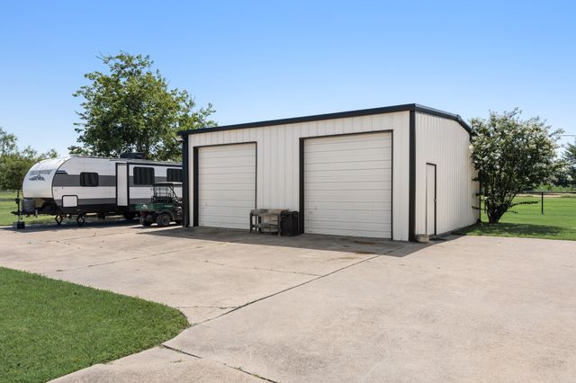 1301 Davis Lane, Terrell, TX 75160