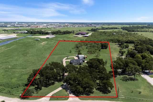 1301 Davis Lane, Terrell, TX 75160