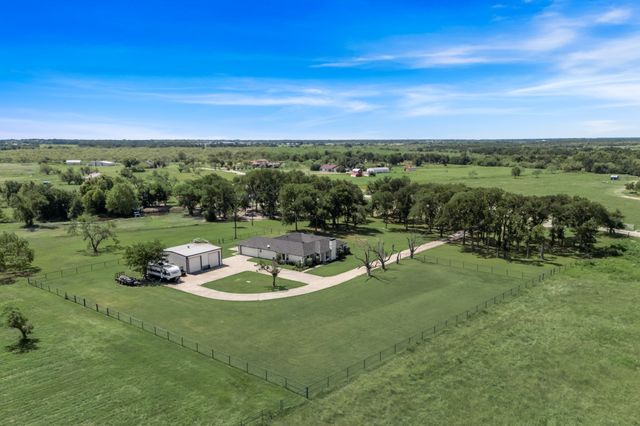 1301 Davis Lane, Terrell, TX 75160