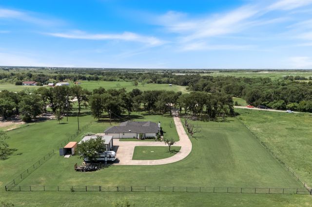 1301 Davis Lane, Terrell, TX 75160