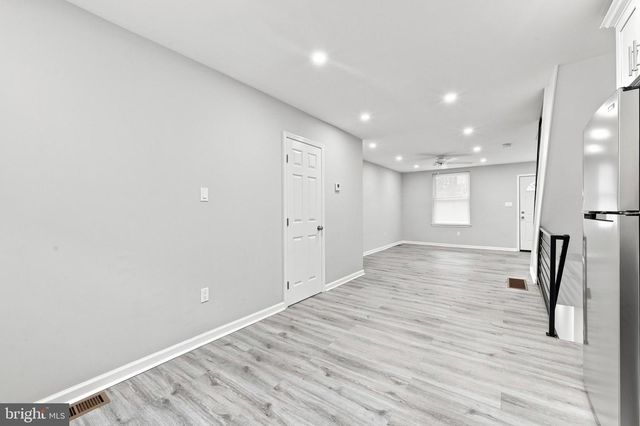 2010 S ALDEN ST, Philadelphia, PA 19143