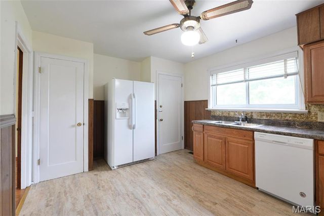 10337 Little Flower Lane, St Ann, MO 63074