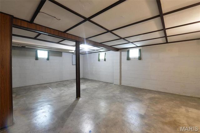 10337 Little Flower Lane, St Ann, MO 63074