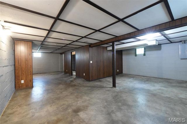 10337 Little Flower Lane, St Ann, MO 63074