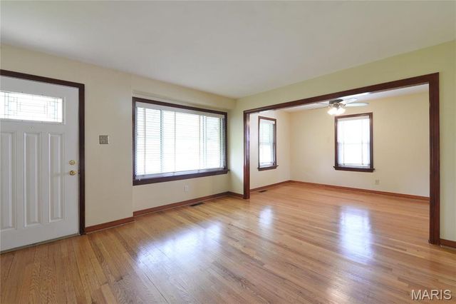10337 Little Flower Lane, St Ann, MO 63074