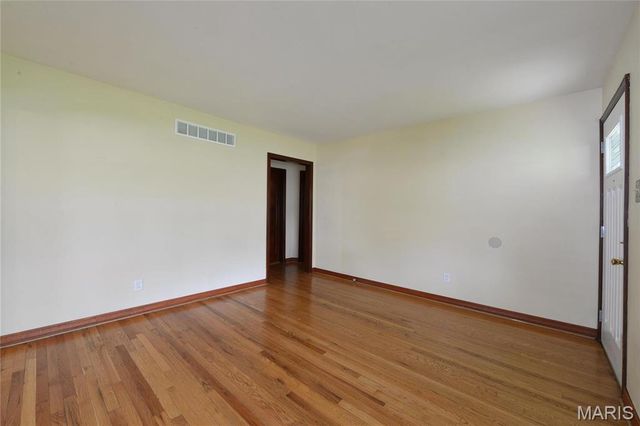 10337 Little Flower Lane, St Ann, MO 63074