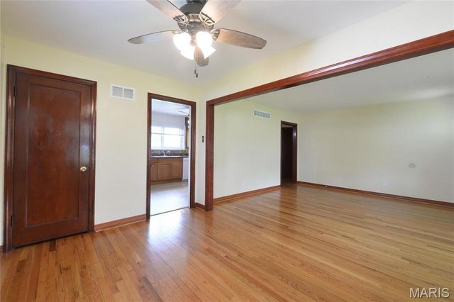 10337 Little Flower Lane, St Ann, MO 63074