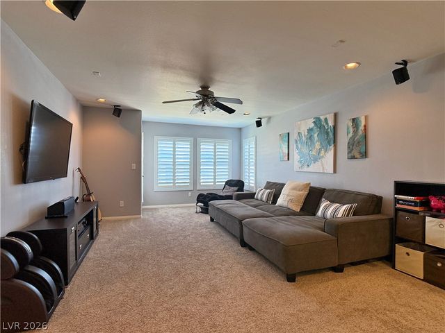 7132 Diving Petrels Place, North Las Vegas, NV 89084