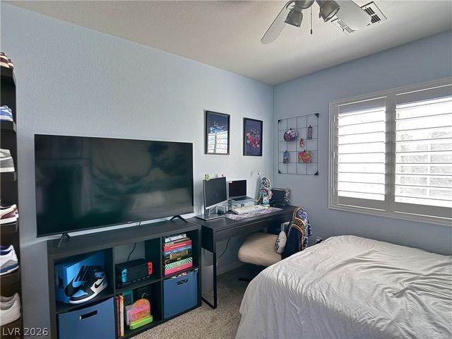 7132 Diving Petrels Place, North Las Vegas, NV 89084