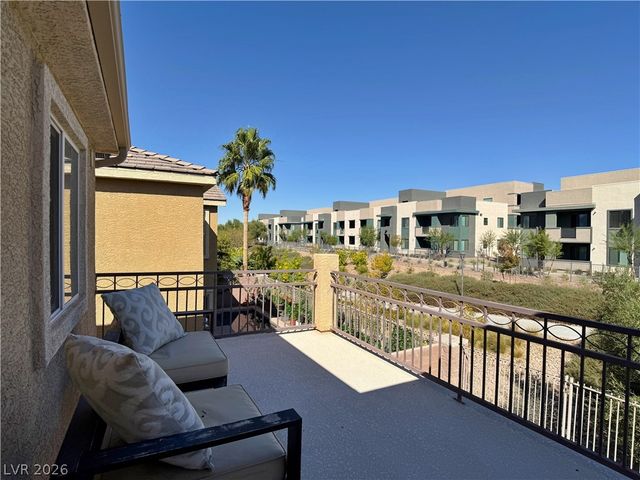 7132 Diving Petrels Place, North Las Vegas, NV 89084