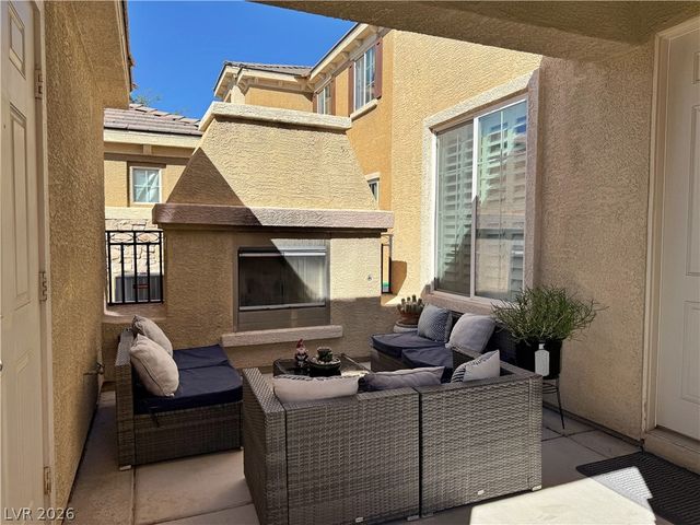 7132 Diving Petrels Place, North Las Vegas, NV 89084