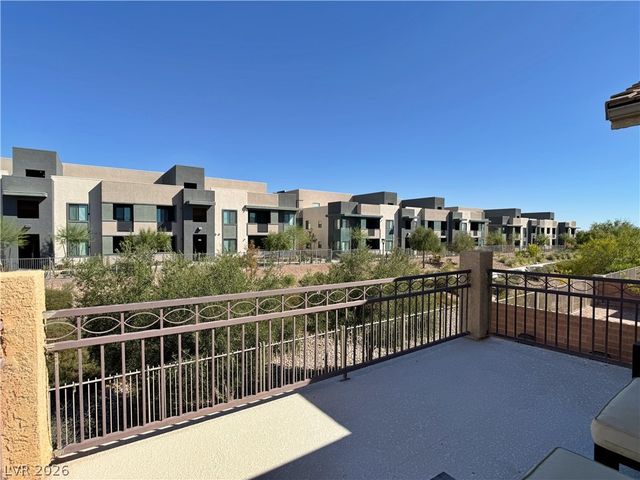 7132 Diving Petrels Place, North Las Vegas, NV 89084