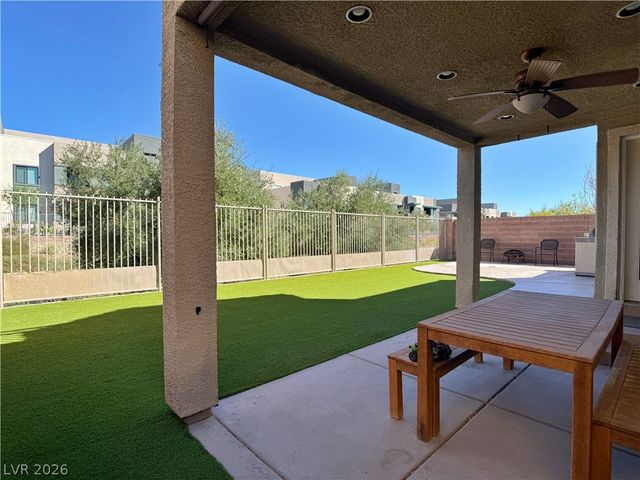 7132 Diving Petrels Place, North Las Vegas, NV 89084