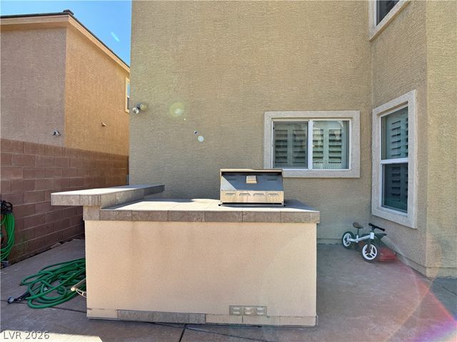 7132 Diving Petrels Place, North Las Vegas, NV 89084