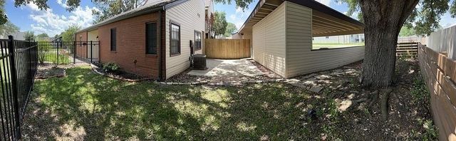 111 Briar Ridge Drive, Bellville, TX 77418