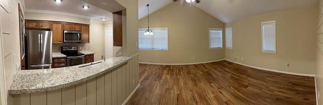 111 Briar Ridge Drive, Bellville, TX 77418