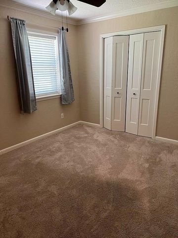 111 Briar Ridge Drive, Bellville, TX 77418