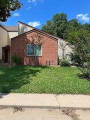 111 Briar Ridge Drive, Bellville, TX 77418