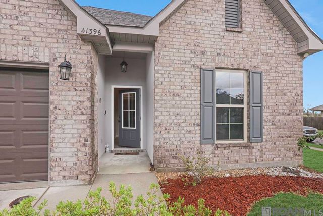 41396 Cozy Way, Gonzales, LA 70737
