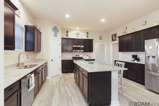 41396 Cozy Way, Gonzales, LA 70737