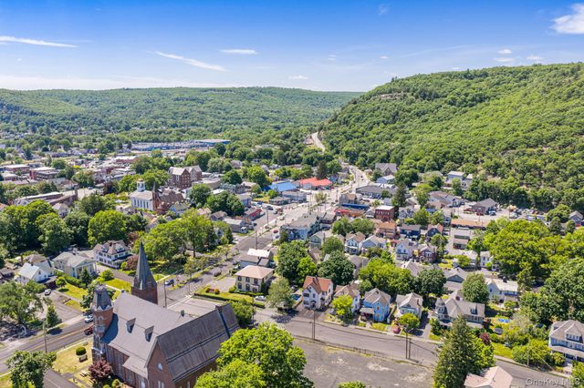 8 Sullivan Avenue, Port Jervis, NY 12771
