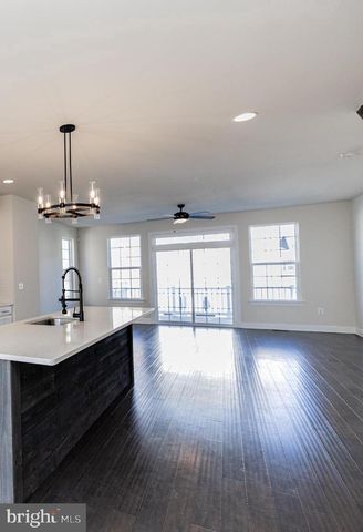 15318 LINVILLE CREEK DR, Haymarket, VA 20169