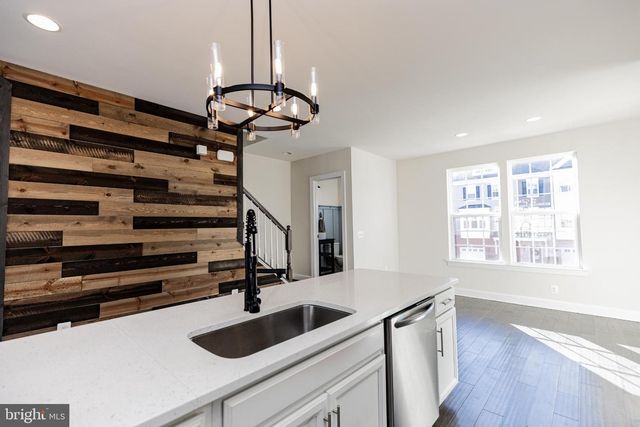 15318 LINVILLE CREEK DR, Haymarket, VA 20169