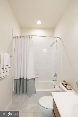 15318 LINVILLE CREEK DR, Haymarket, VA 20169