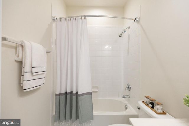 15318 LINVILLE CREEK DR, Haymarket, VA 20169